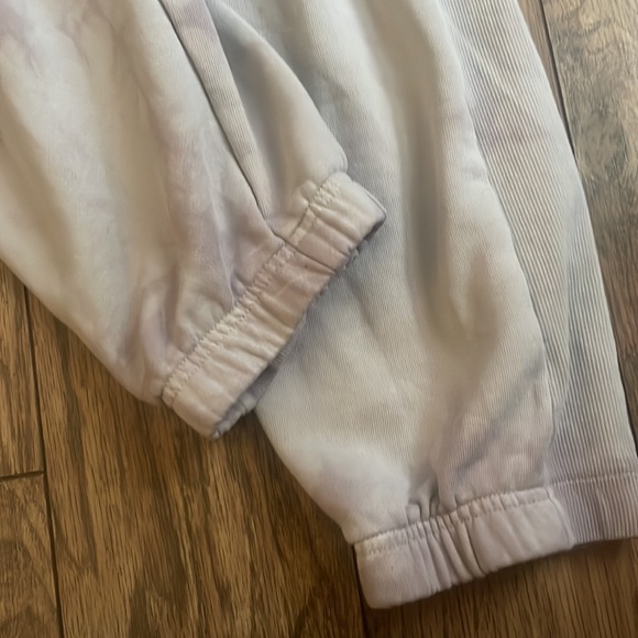ARITZIA BOYFRIEND JOGGERS GREY TIE DYE - Picture 2 of 3